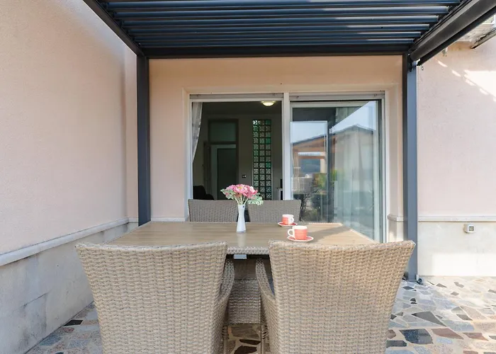 Stancija Amorozo 5 - 1 아파트