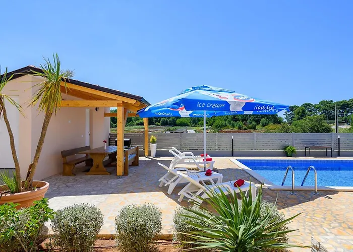 Stancija Amorozo 5 - 1 Appartement Poreč